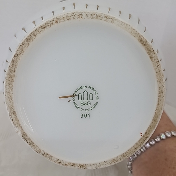 B&G Royal Copenhagen Porcelain Saxon Flower Coffee Pot Made in Denmark #301 - Picture 10 of 14